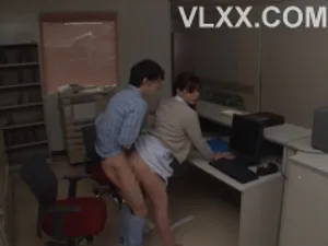 Thủ dâm bằng lụa đen!